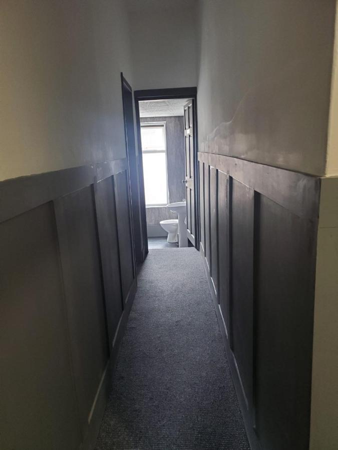 Blessington Road B&B & Lockinn Bar & Restaurant リヴァプール エクステリア 写真